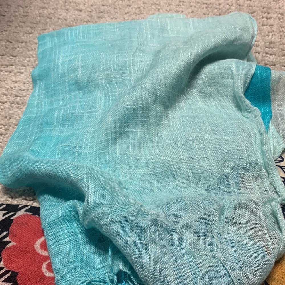 Scarf Lot - Picture 2 of 4
